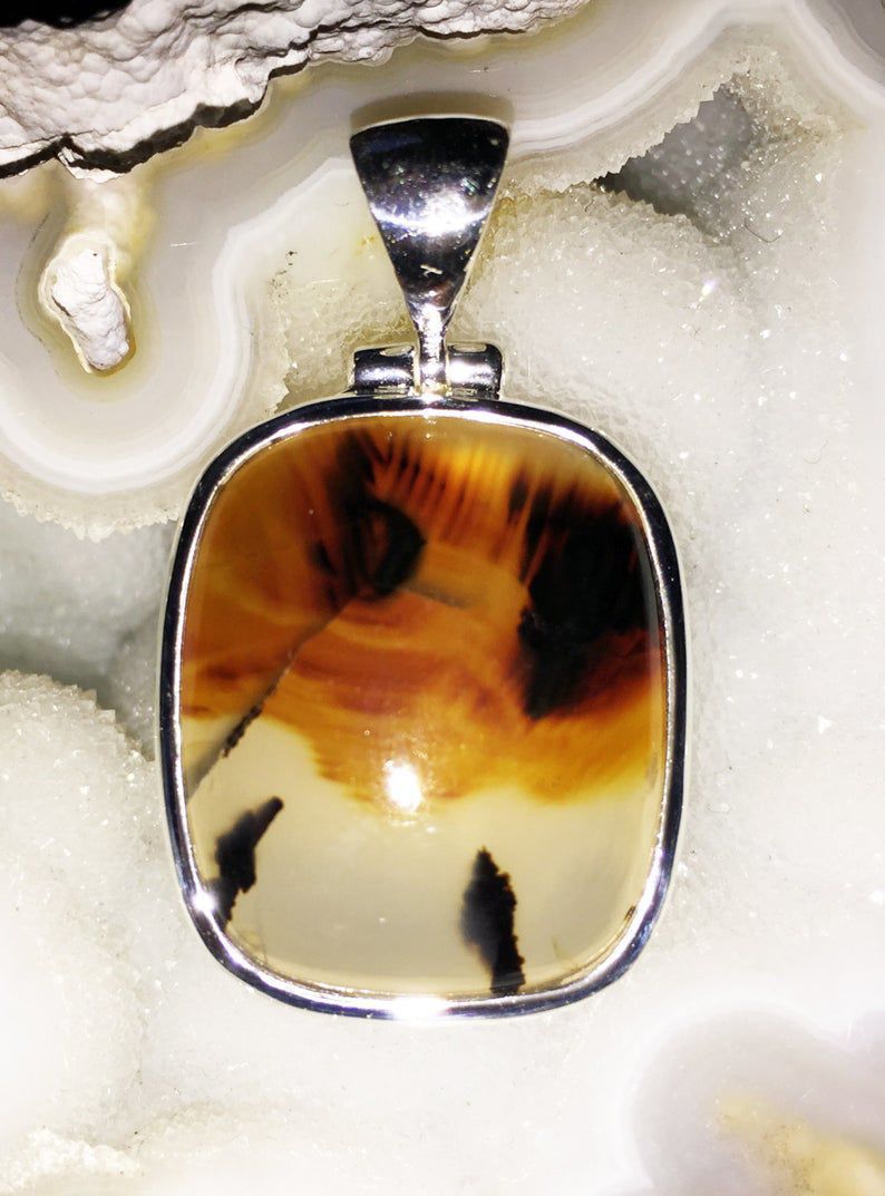 Montana agate pendant